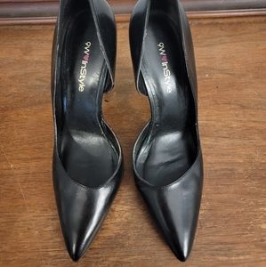 Black Leather Heels Size 9.5